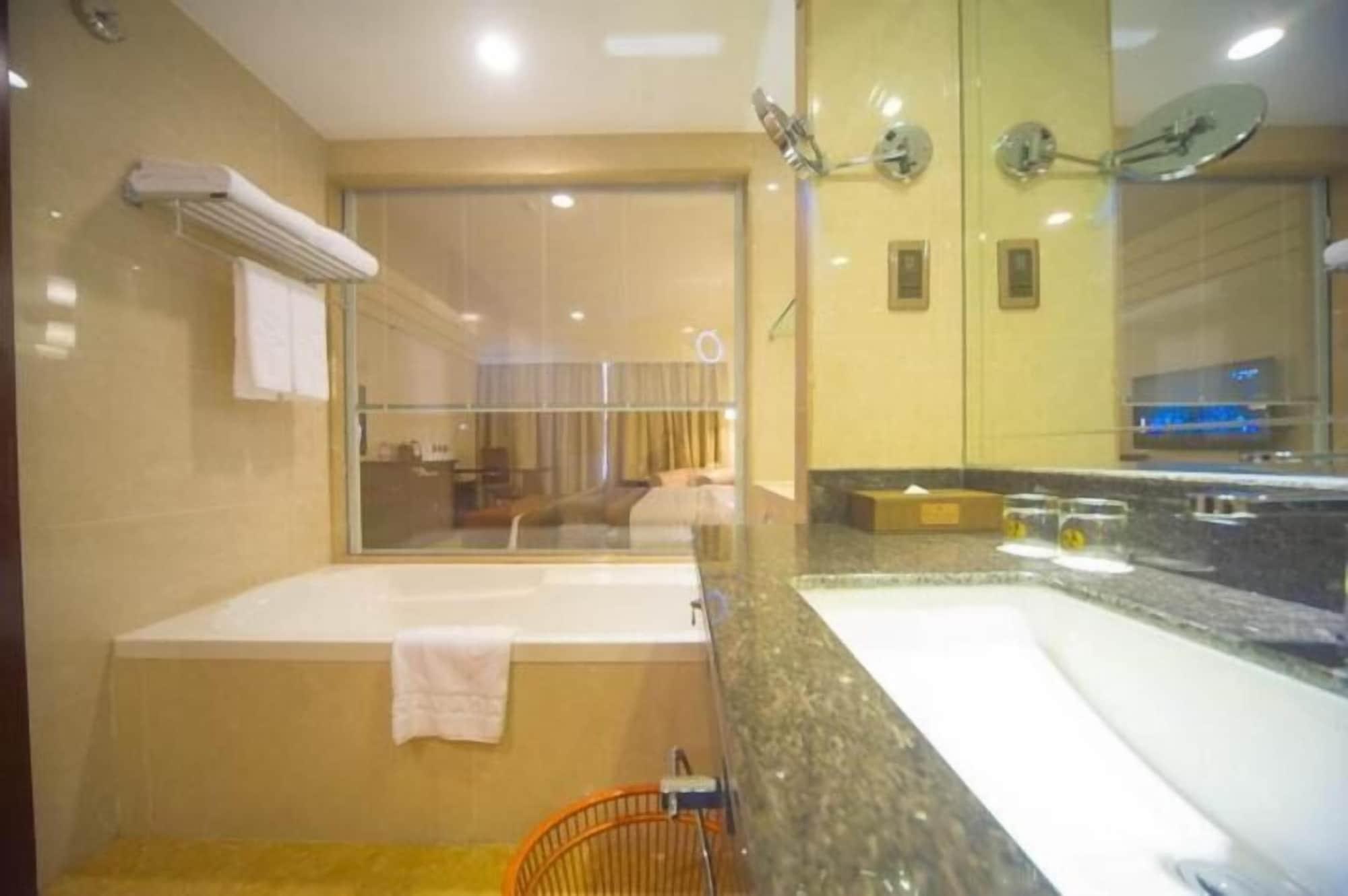 Hotel Ramada Chengdu North Zewnętrze zdjęcie