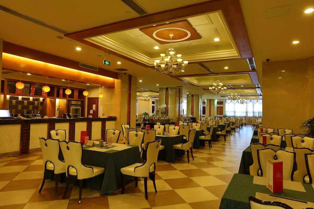 Hotel Ramada Chengdu North Zewnętrze zdjęcie