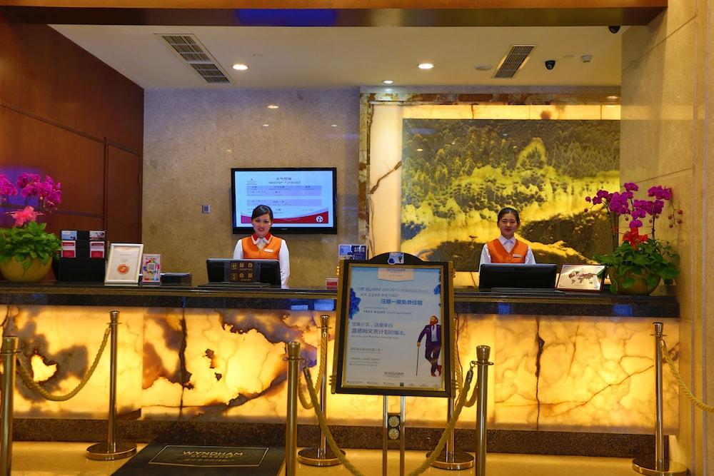 Hotel Ramada Chengdu North Zewnętrze zdjęcie