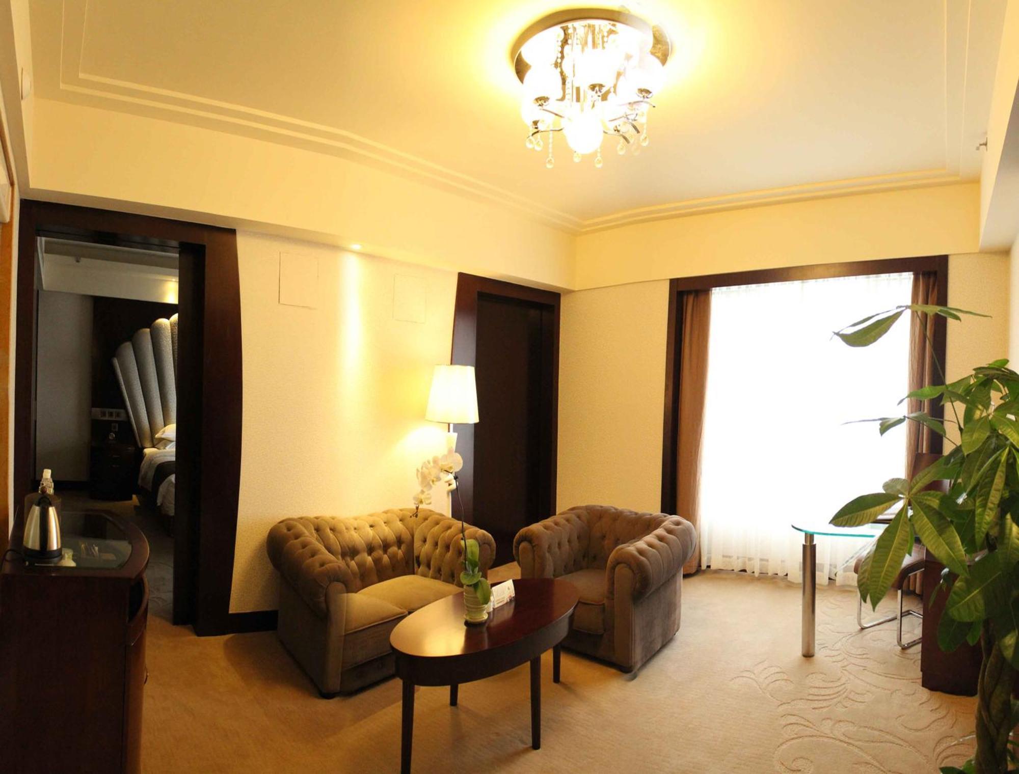 Hotel Ramada Chengdu North Zewnętrze zdjęcie